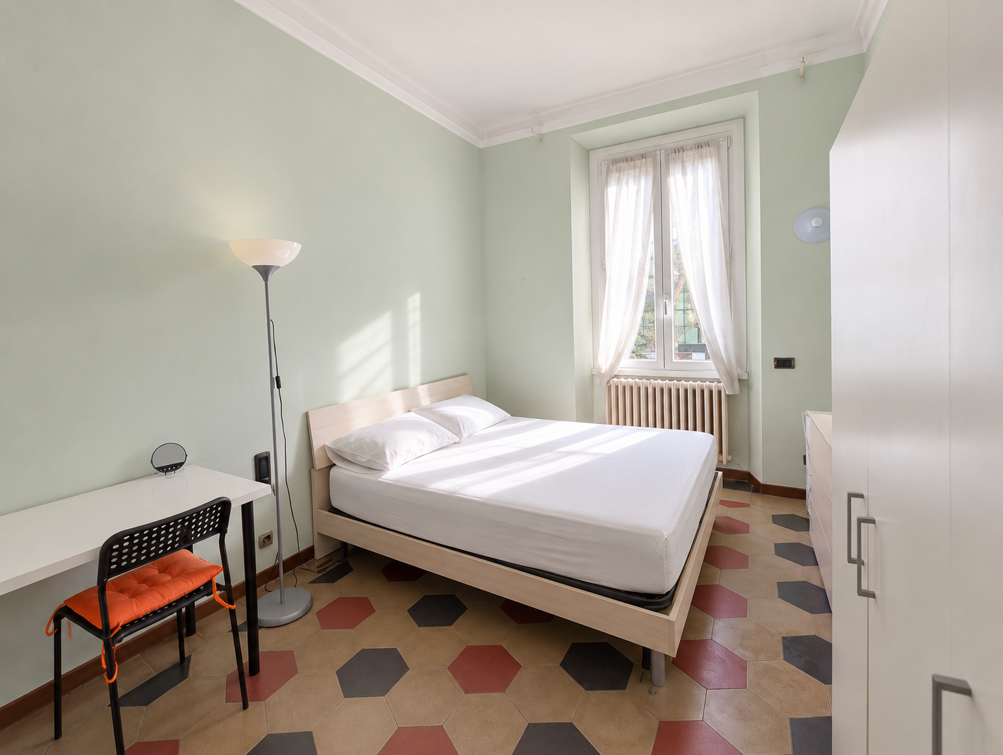JENNER18 - ROOM 1