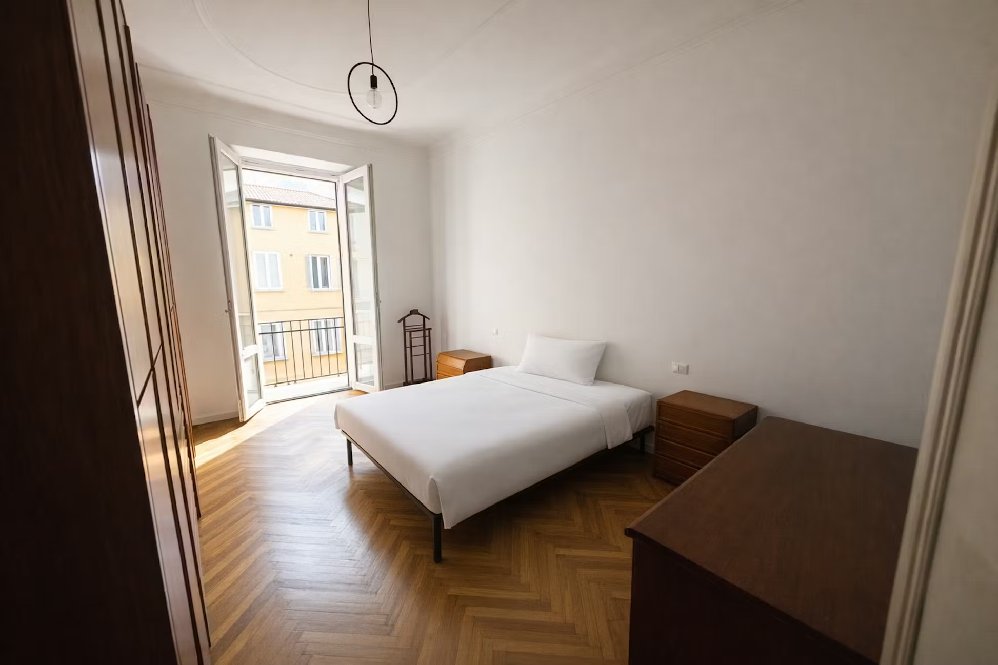 LEONCAVALLO10 - ROOM 2