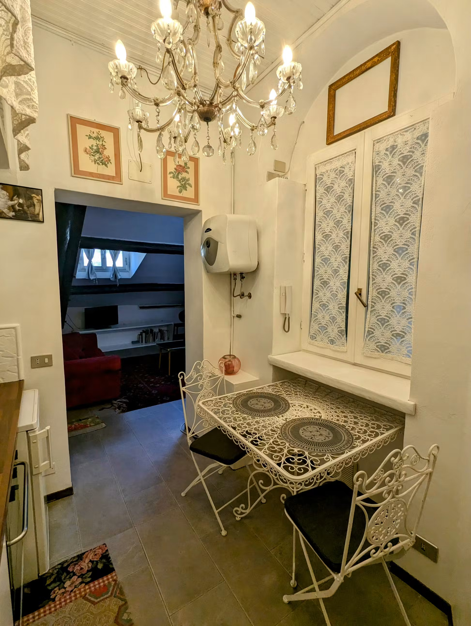 TRANSITI1 - Studio Apartment