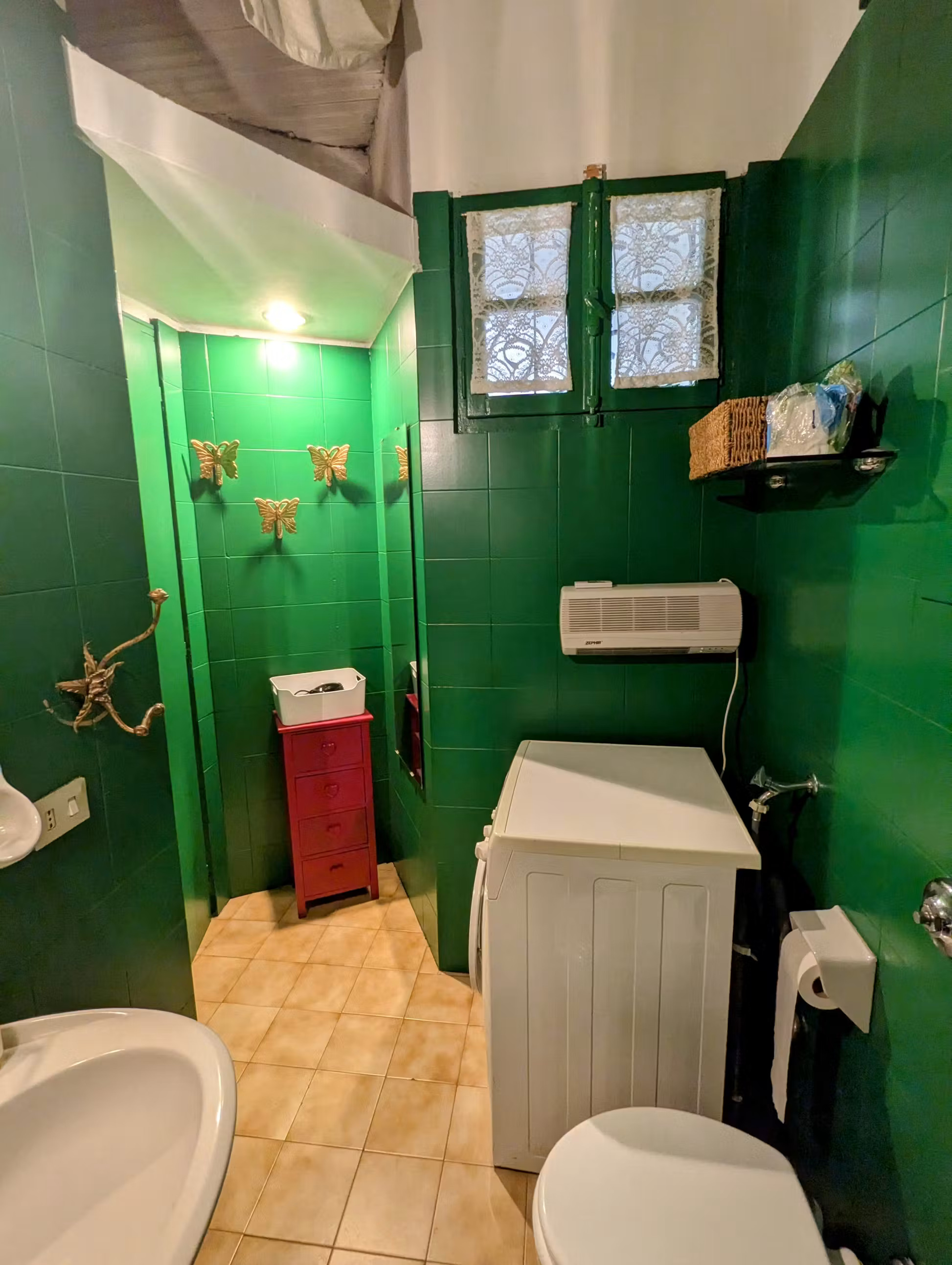 TRANSITI1 - Studio Apartment