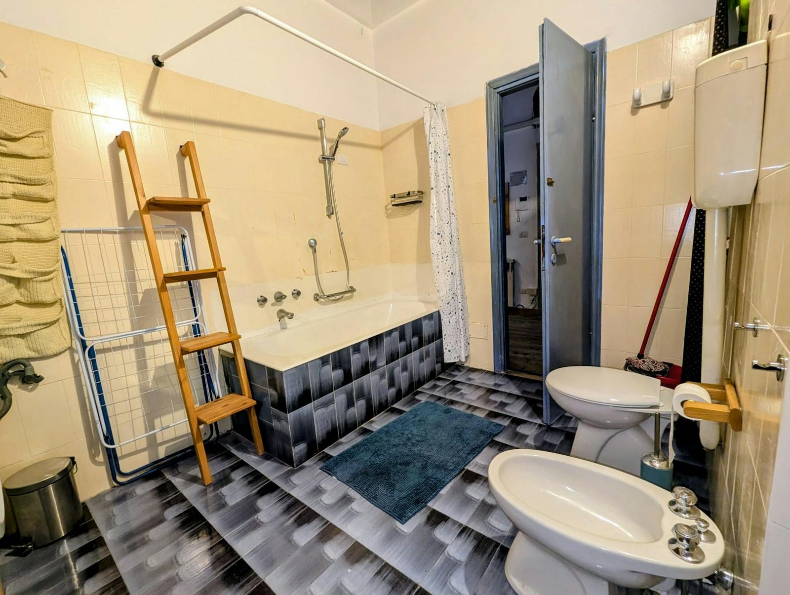 BLIGNY60 - ROOM 2
